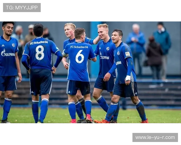 墨尔本胜利足球俱乐部迎来新赛季挑战,力争重回巅峰 墨尔本胜利足球俱乐部迎来新赛季挑战,力争重回巅峰